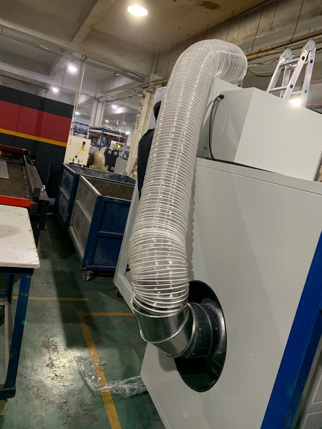 工廠車間如何選手(shǒu)合適的工業吸塵器