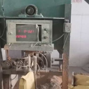 飄（piāo）散水泥粉塵巧用工（gōng）業集塵器（qì）除塵方案