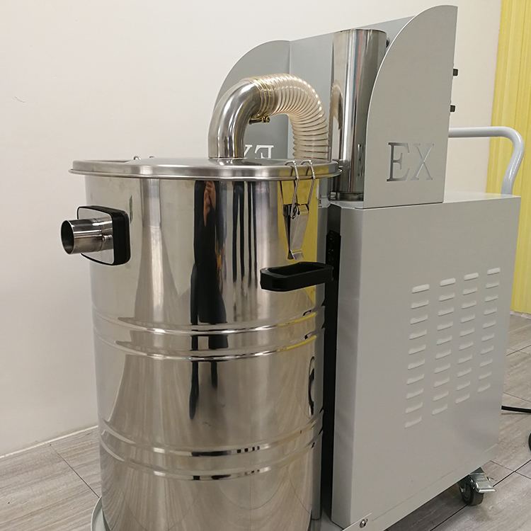 三相電(diàn)動防爆吸塵器-4